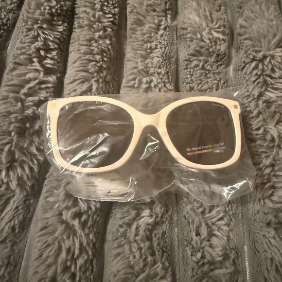Polaroid White Sunglasses - Picture 1 of 4
